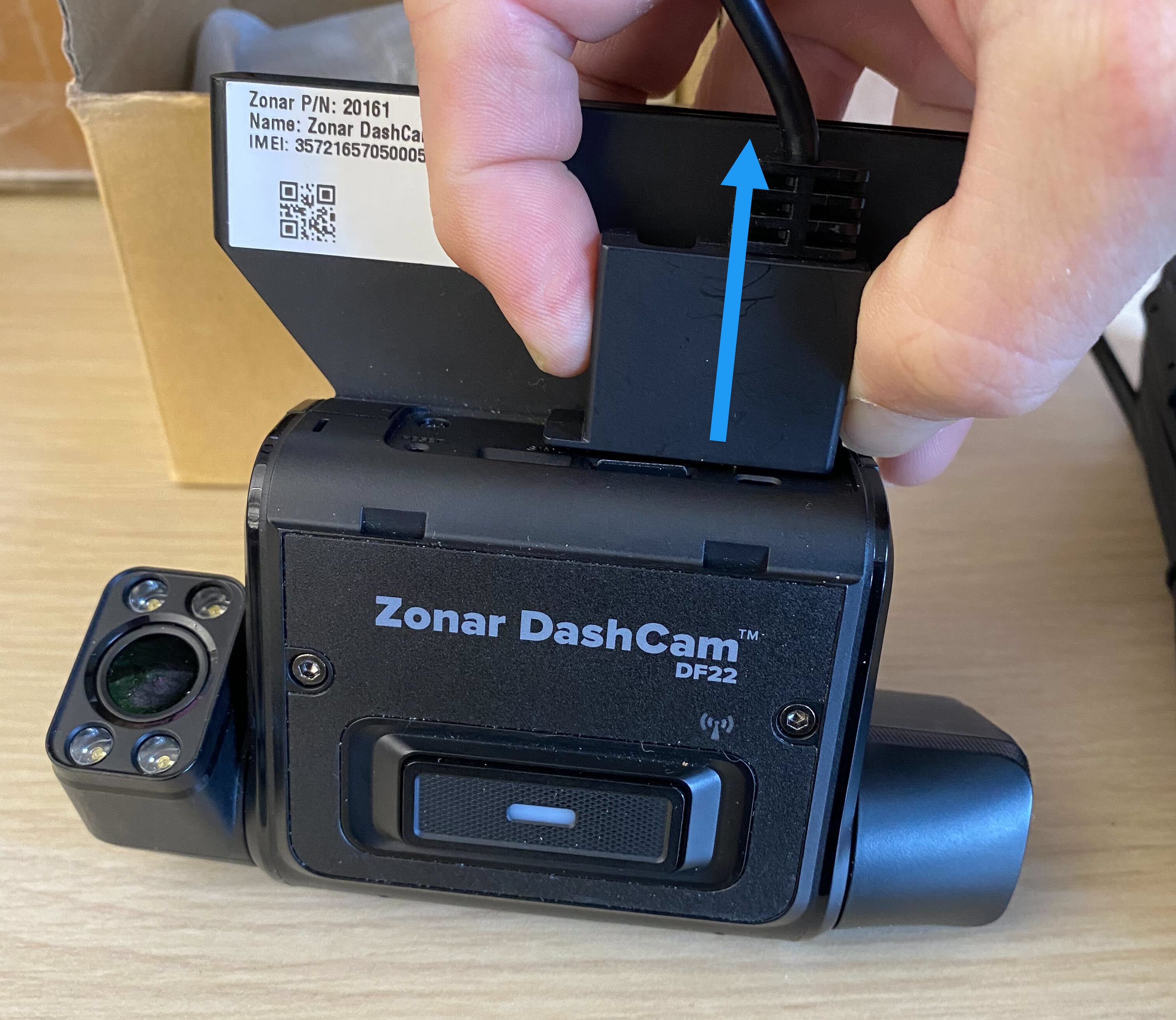 zonar-coach-cam-remove-cable.jpg